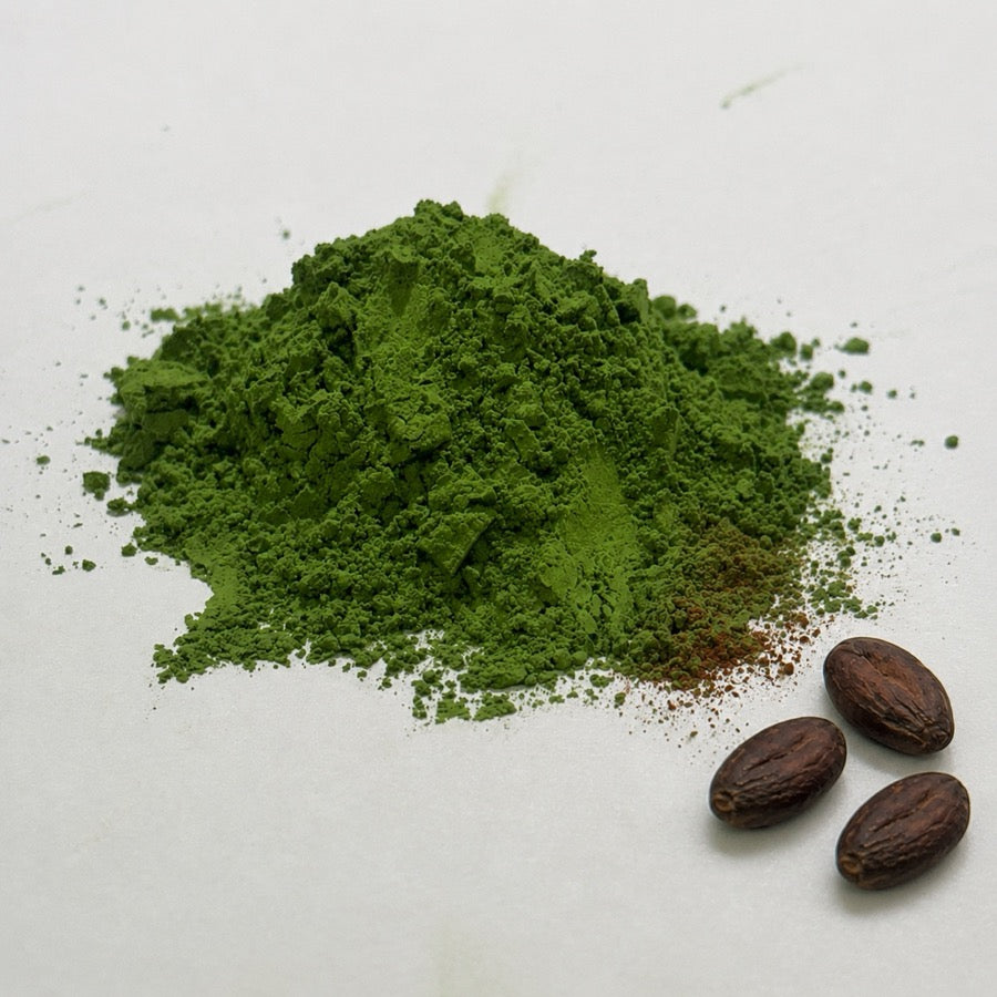 Cocoa flavored Uji matcha powder with cocoa beans